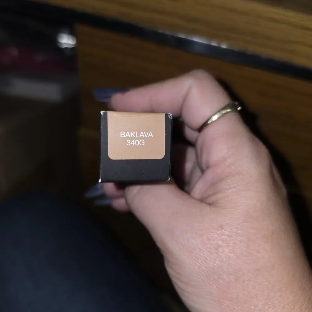 Huda Beauty Faux Filter Foundation Stick Buildable Cover Baklava 340G